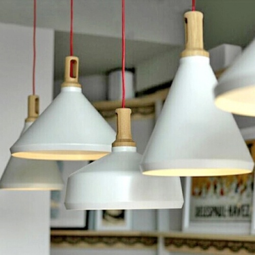 北欧宜家实验室魔法瓶吊灯创意餐厅酒吧台咖啡厅乐器木质铝材三件套灯具 