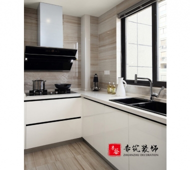 骆仙湖畔何总雅居-厨房.jpg