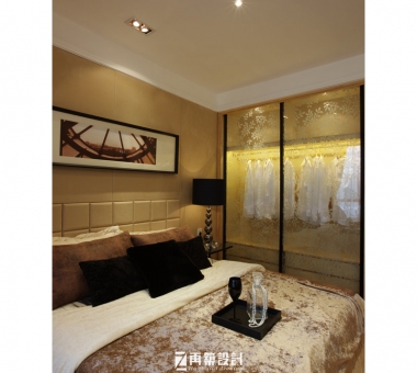 20万打造125平三室两厅现代精装-主卧室.jpg